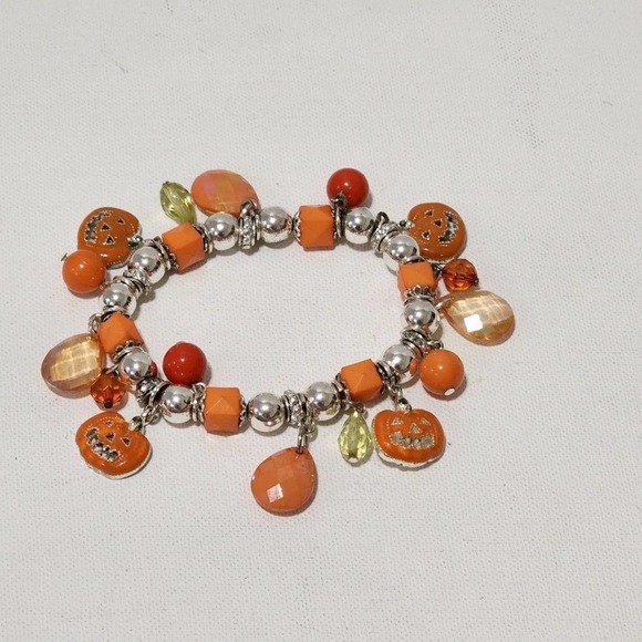 Fall Halloween pumpkin charm bracelet new - Picture 1 of 6